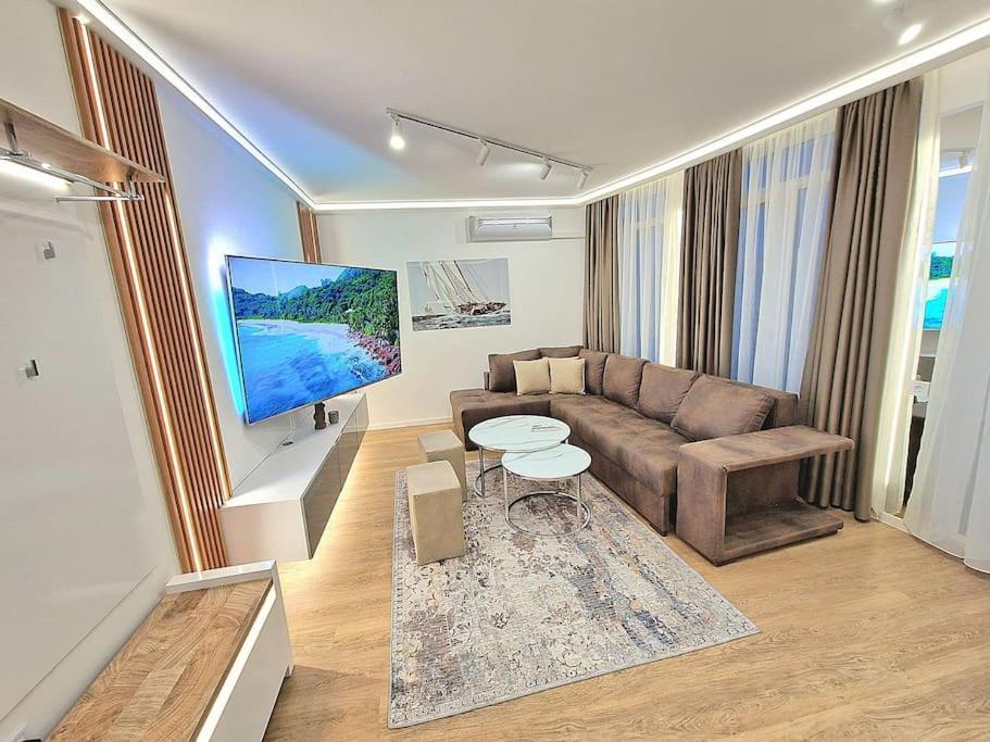 Luxury Apartment. 75 Inches Tv Варна Екстериор снимка