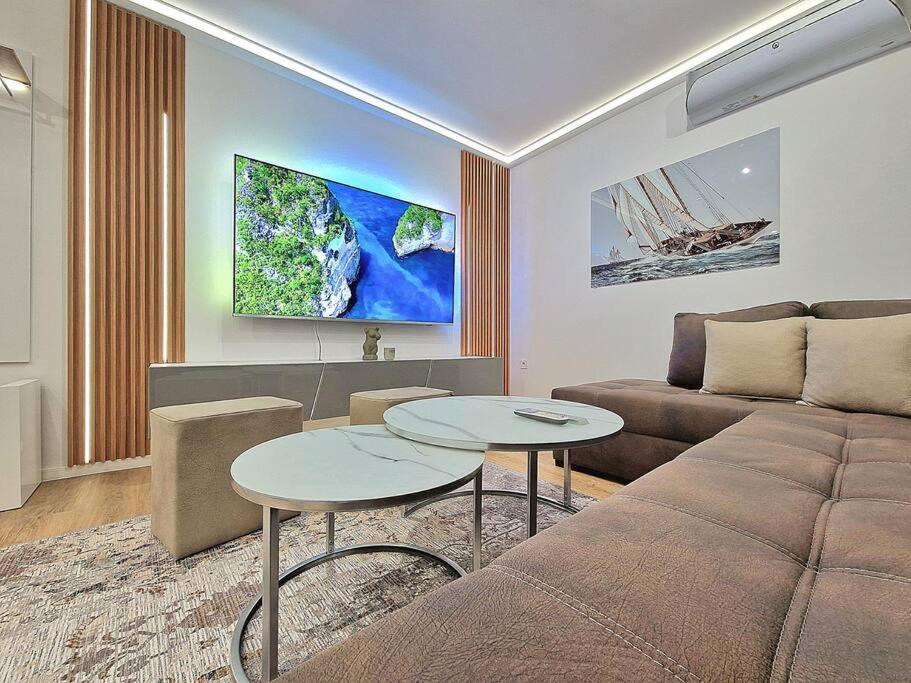 Luxury Apartment. 75 Inches Tv Варна Екстериор снимка