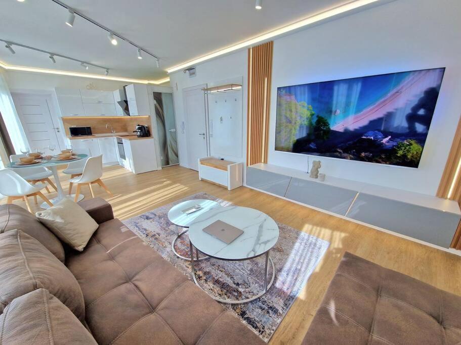 Luxury Apartment. 75 Inches Tv Варна Екстериор снимка