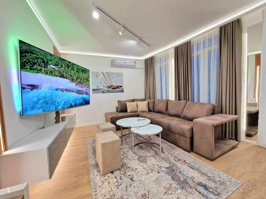 Luxury Apartment. 75 Inches Tv Варна Екстериор снимка