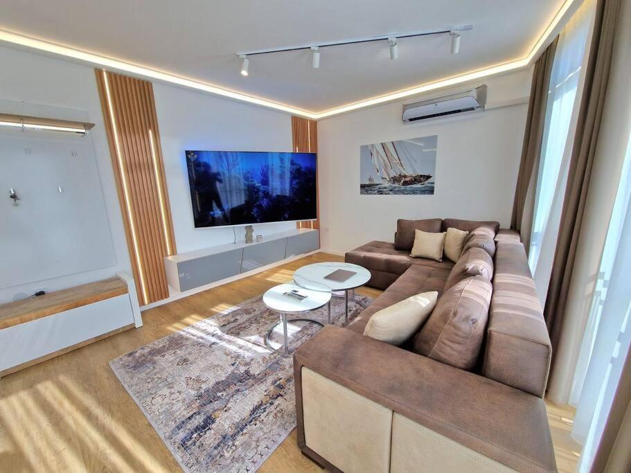 Luxury Apartment. 75 Inches Tv Варна Екстериор снимка