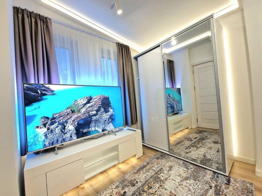Luxury Apartment. 75 Inches Tv Варна Екстериор снимка
